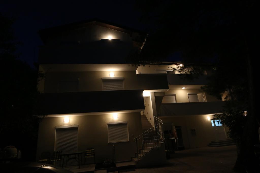 Novalja Inn 2 Bagian luar foto