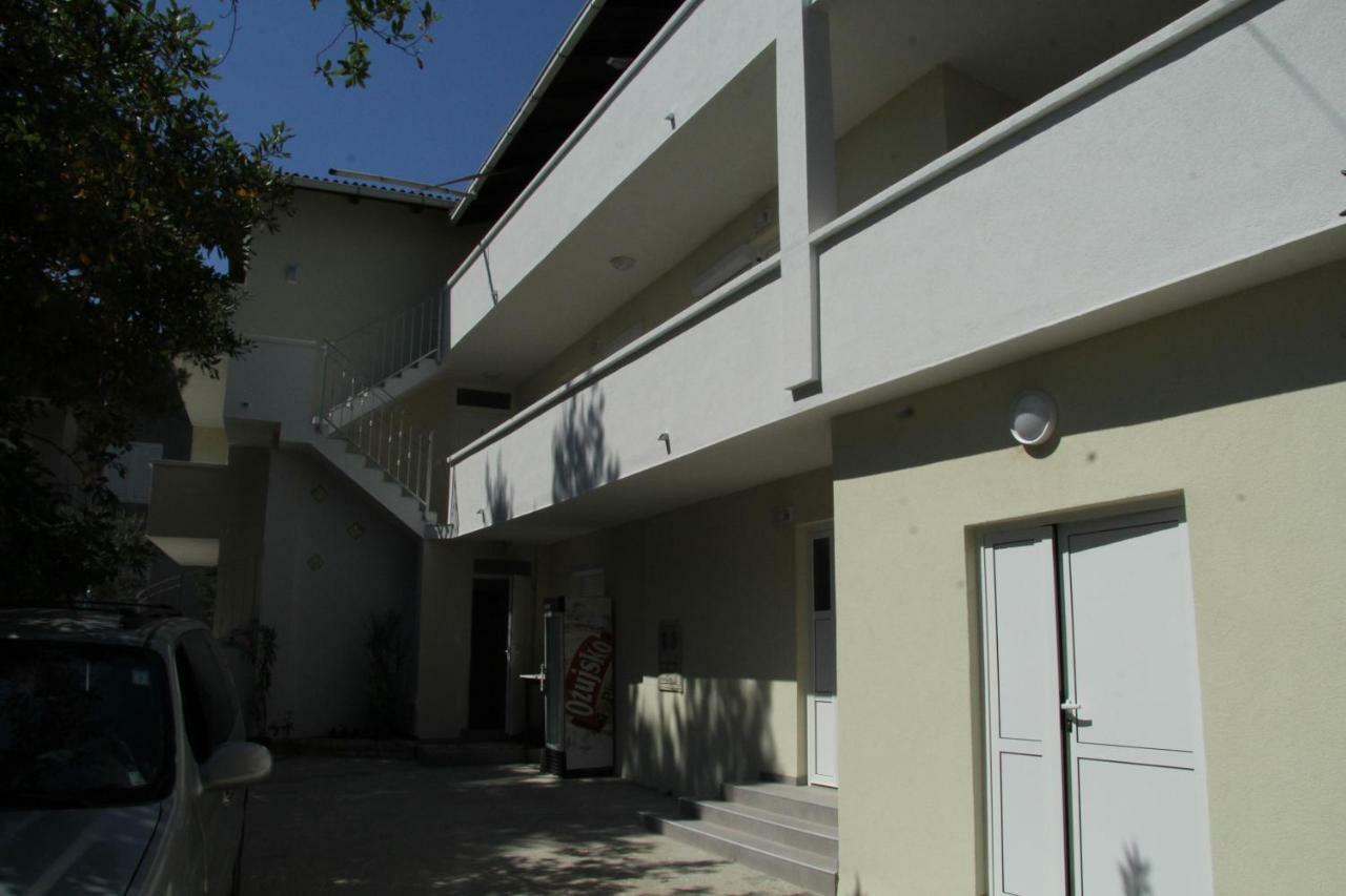 Novalja Inn 2 Bagian luar foto