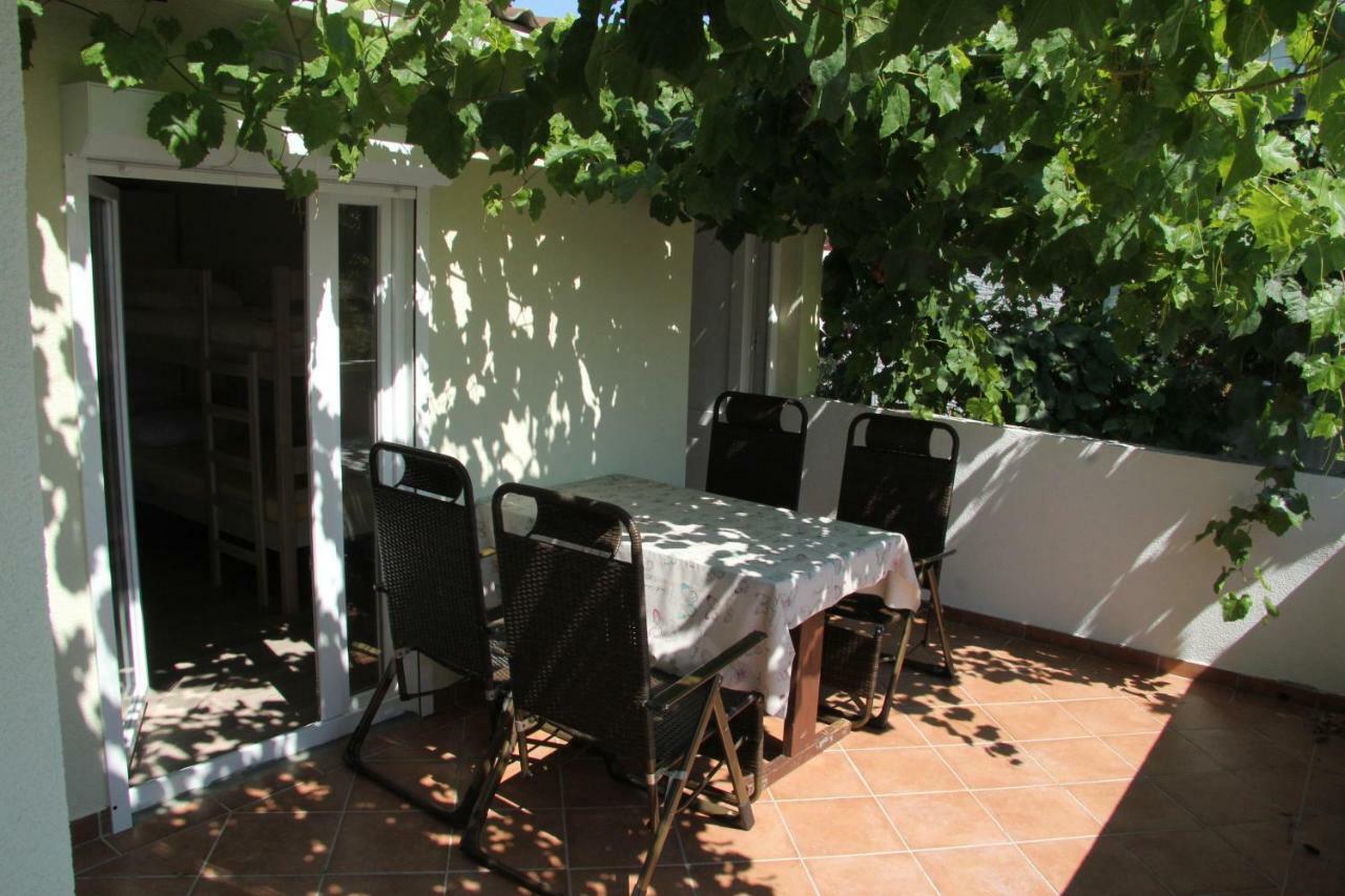 Novalja Inn 2 Bagian luar foto