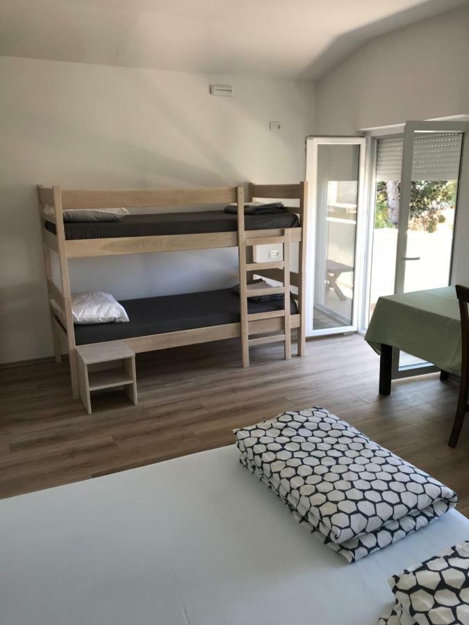 Novalja Inn 2 Bagian luar foto